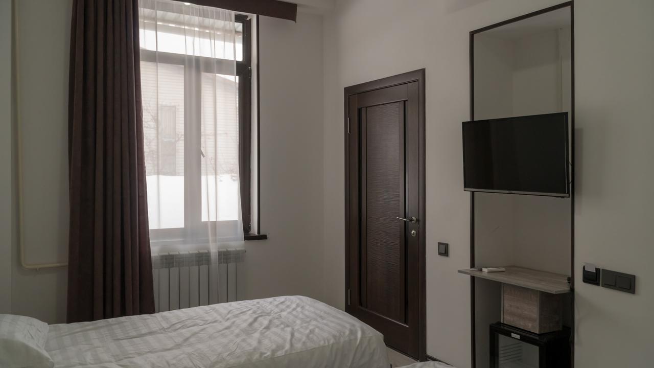 Home Guest Residence Бишкек Екстериор снимка