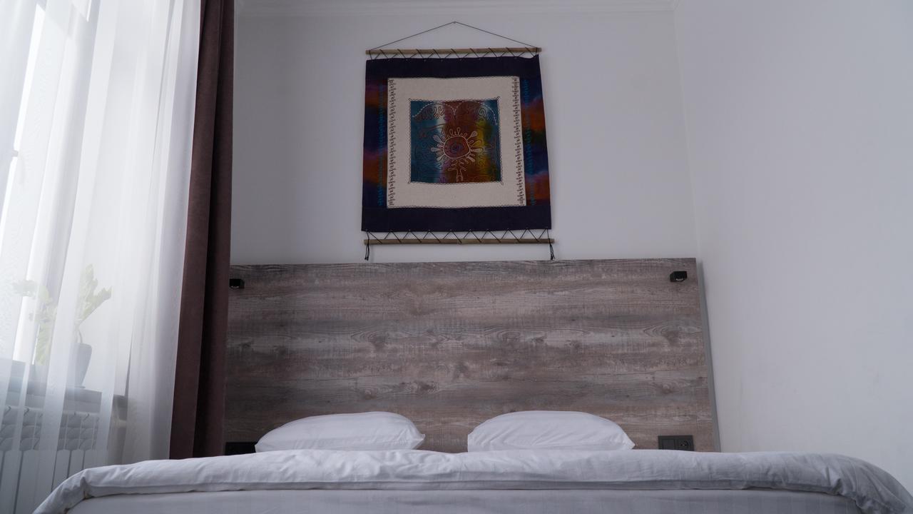 Home Guest Residence Бишкек Екстериор снимка