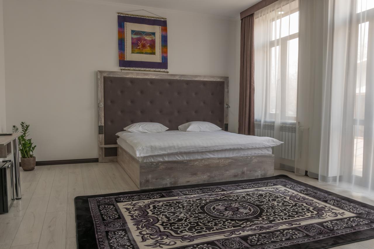 Home Guest Residence Бишкек Екстериор снимка